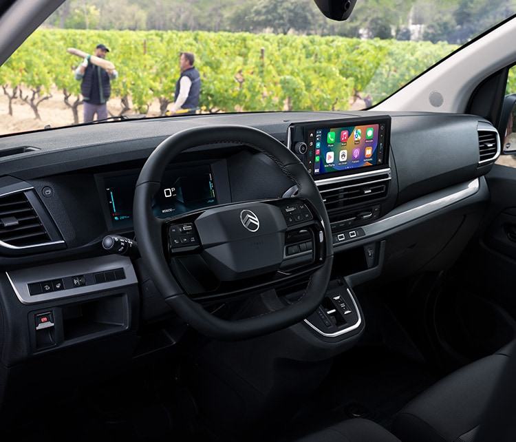 Interior view of the dashbord of the new jumpy